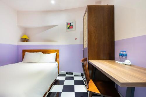 room detail thumbnail 1