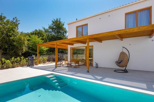 Villa 4 with Pool Soline, Krk, 280 m from beach, by 4Villas, Soline (zdjęcie 2)