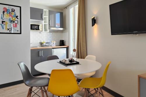 keuken, Apart'hotel Ajoupa near Quai des Etats Unis