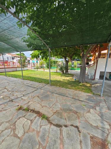 Spyros comfy and cool place