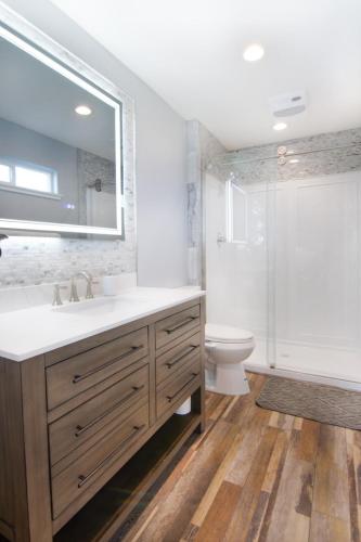 Private Family Home With Gorgeous Yard