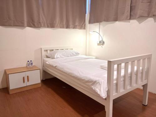 Allred Hostel Chiangmai Room Type - Single Room with Shared Bathroom