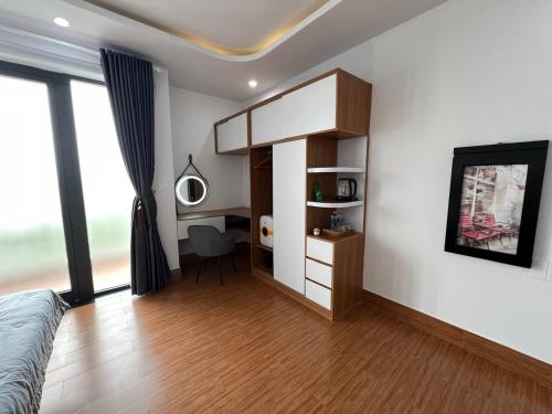 Double Room with Balcony image 7