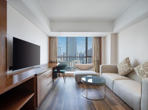 585299448 Holiday Inn Qingdao City Center by IHG - May 4th Square