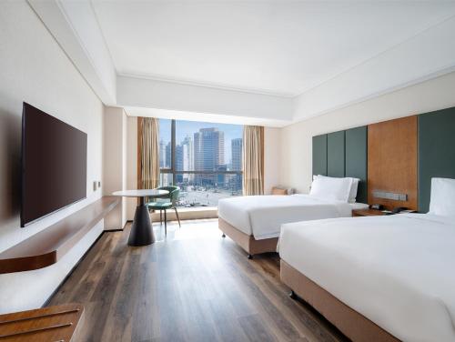 585299898 Holiday Inn Qingdao City Center by IHG - May 4th Square