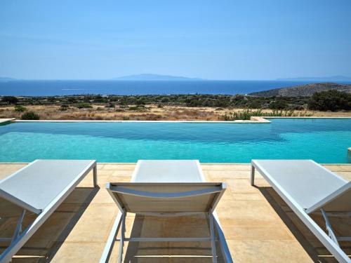 Oscar Villa, 180 panoramic sea views and pool gîte à louer Kamárion