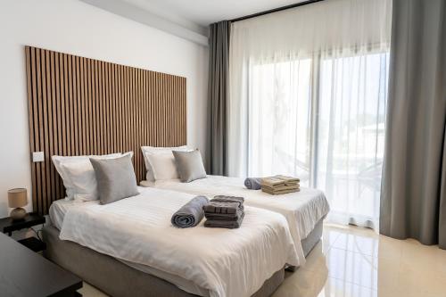 Selena Beach Front Loft - Villa with private Pool & Garden