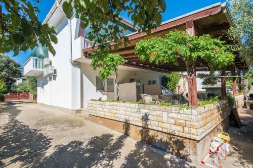 Viesnīcas āriene, Bašić Seaside Apartments Vir (Basic Seaside Apartments Vir) in Vir