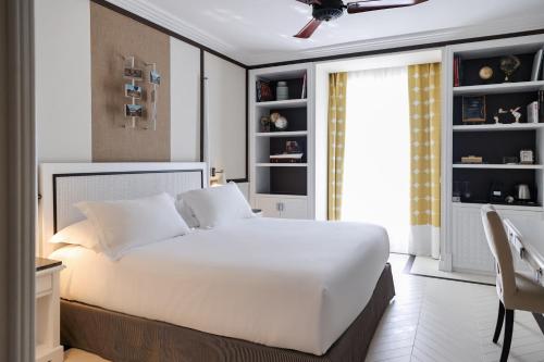 Savoy Beach Hotel in Salerno