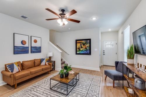 Stylish 3-bedroom Home Walk Everywhere in Helotes, Vereinigte Staaten von Amerika