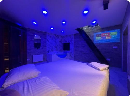 Maison Appartement Triplex avec jacuzzi et sauna gîte à louer Saint-Étienne