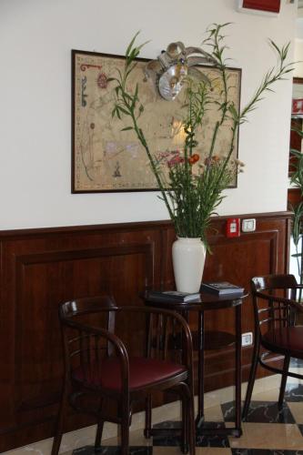 Hotel Regit - image 10