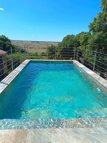 Swimming pool, El encinar de Gabino in Zarzuela del Monte