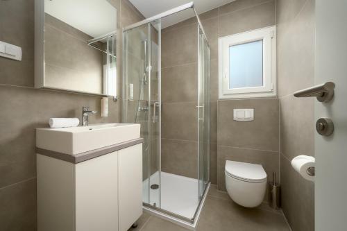 Superior Two-Bedroom Glamping Home with Terrace image 8