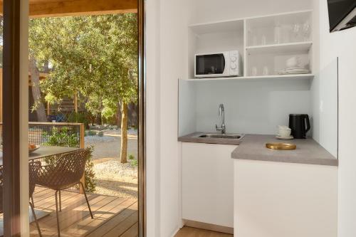 Superior Two-Bedroom Glamping Home with Terrace image 5
