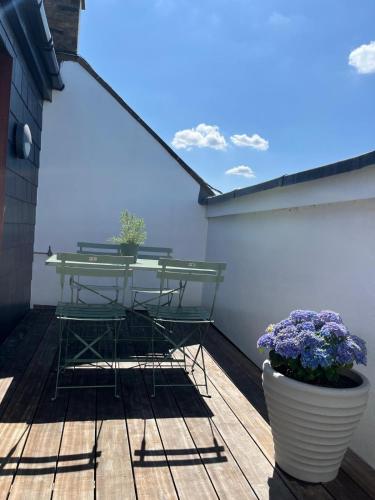 Charming Primrose Hill Rooftop Duplex - image 12