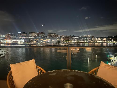 Absolute Waterfront Living in Barangaroo! - main image