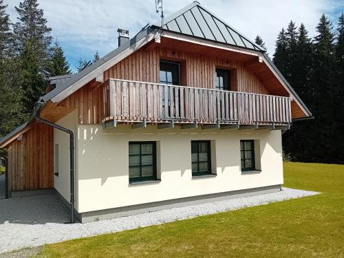 Apartmány u lesa (Apartmany u lesa) in โมดราวา