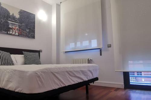 Cozy apartment with pool and private parking - Coruña, Madrid (photo 9)