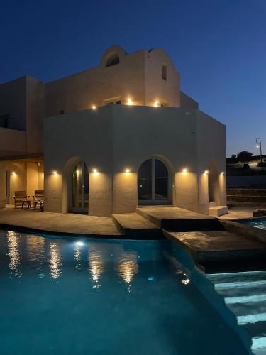 Akrorama private villas and suites