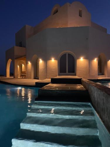 Akrorama private villas and suites