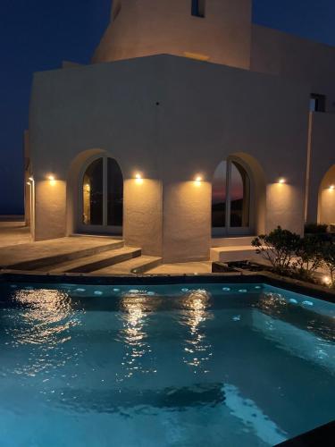 Akrorama private villas and suites