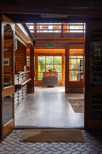 A szálláshely kívülről, Knysna Log-Inn Hotel - 3 & 4 Star in Knysna Központ