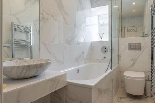 2-bed Flat Near Marylebone High Street - Sleeps 4 - image 11