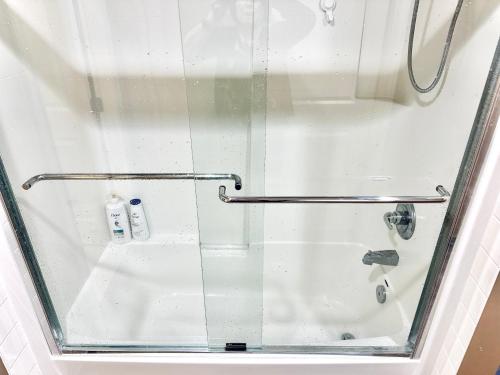 Scorpio House Langley ROOM 2