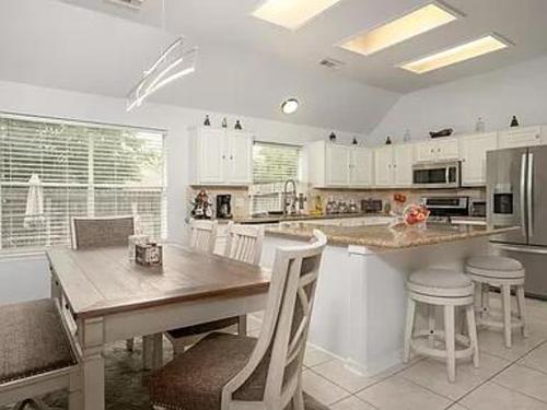 Fully Furnished Ranch Style Home Close To Houston in Pearland, USA