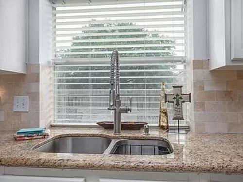 Fully Furnished Ranch Style Home Close To Houston in Pearland, USA