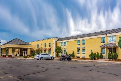 Quality Inn Trinidad - image 2
