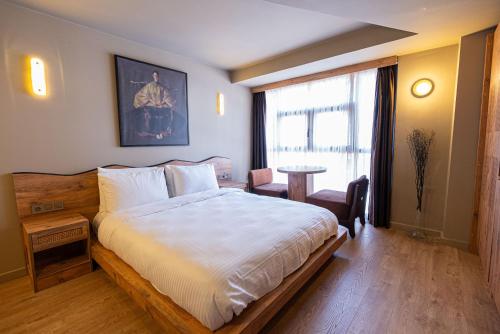 room detail thumbnail 0