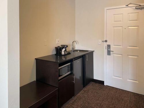 Suburban Extended Stay Hotel Melbourne Airport - image 7
