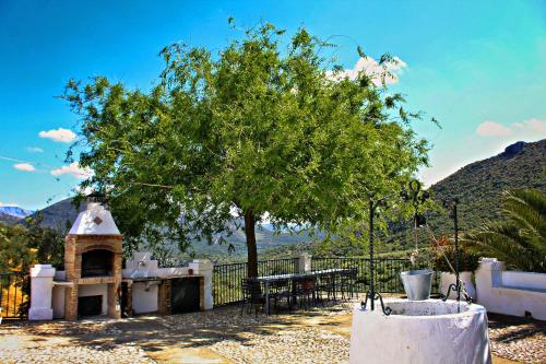  Cortijo Entresierras in Carcabuey