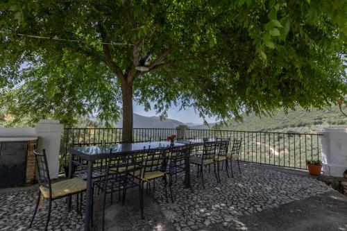  Cortijo Entresierras in Carcabuey