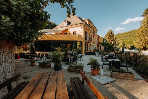 Skats, Hotel Restaurant Le Cigalon in Waldbillig