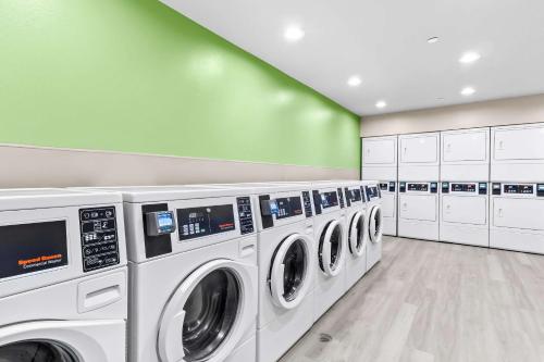 WoodSpring Suites South Houston Hobby - image 9