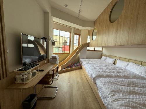 九號和和-星空劇院-日式滑梯-親子戲水-電動麻將-停車方便-半露天烤肉-包棟依所選人數開放房間