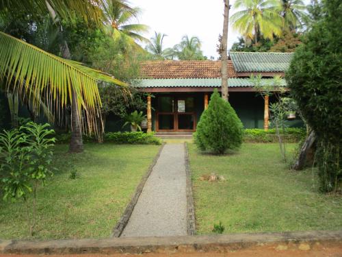 Widok z zewnątrz, Peacock Lake Villa in Sigiriya