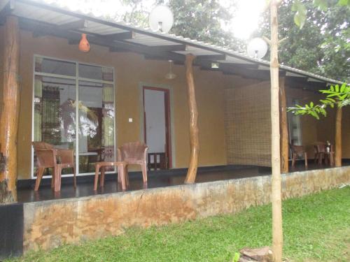 Peacock Lake Villa in Sigiriya