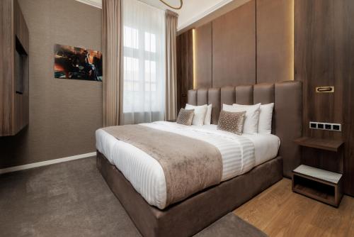 585362216 Anna Grand Hotel