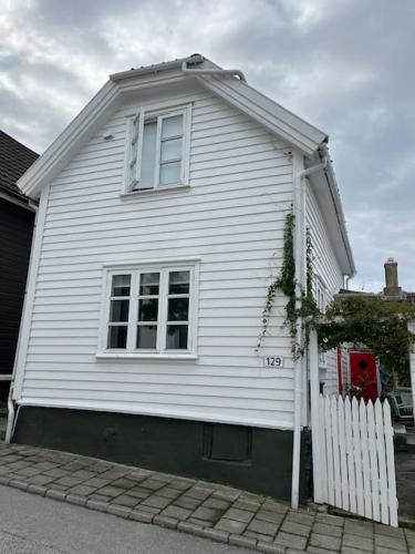 Central Traditional Wooden House - ONS in Nylund