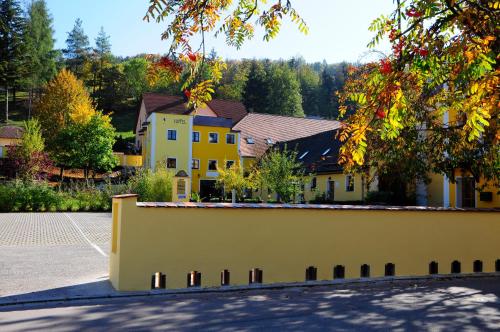 Hotel Schlossresidenz Heitzenhofen - 출입구