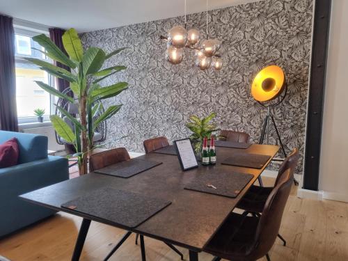 maremar - Style-Loft am Ferberturm - 2 Schlafzimmer - Luxus Boxspringbett - Arbeitsplätze - Highspeed WLAN, Gera (photo 3)