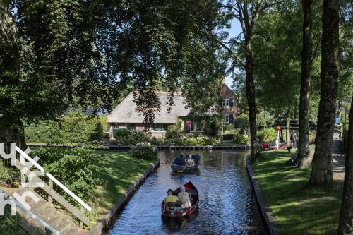 Навколишнє середовище, OV072 Exklusives 4P-Ferienhaus in bester Lage in Giethoorn in Гісорн