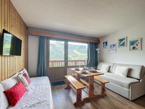 Apt fonctionnel proche pistes, commerces, avec balcon et WiFi a Meribel - FR-1-688-72 in Morel