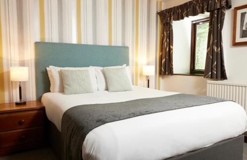 Hunters Hall Inn by Greene King Inns - image 2