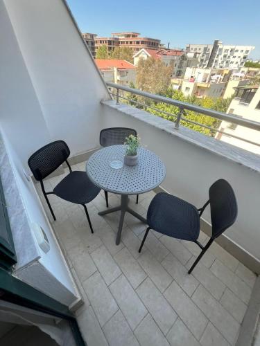 Two-Bedroom Apartment image 4