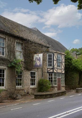 Hunters Hall Inn by Greene King Inns 1